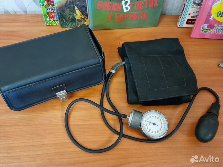 Тонометр и фонендоскоп СССР с кож.кейсом