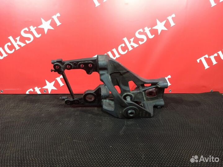 Кронштейн рессоры передней правый Daf XF106