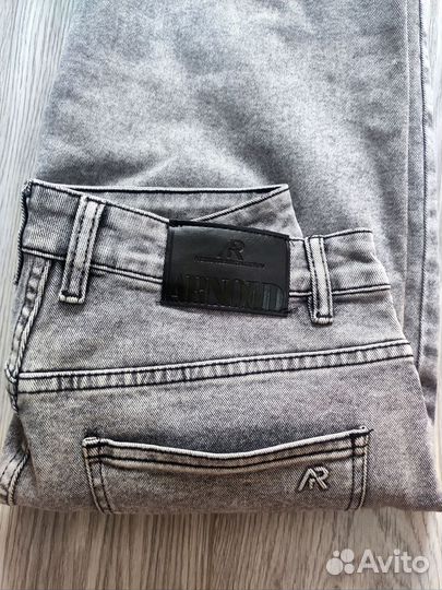 Джинсы мужские