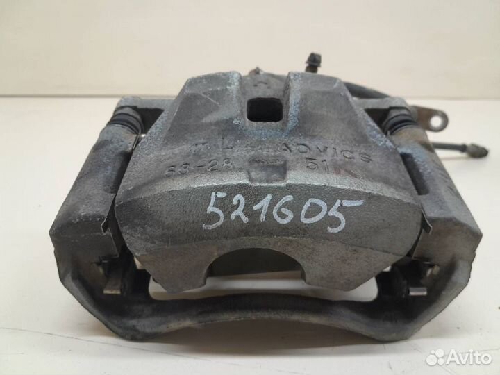 Суппорт передний левый Toyota Camry V50 2011-2017