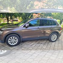 Volkswagen Tiguan 1.4 AMT, 2019, 74 900 км, с пробегом, цена 2 700 000 руб.