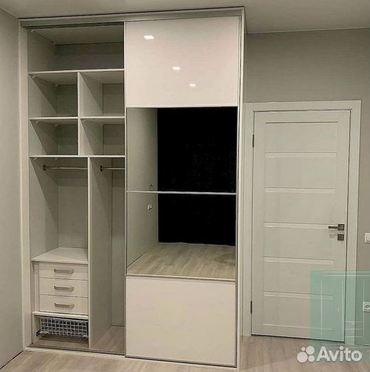 Белый шкаф