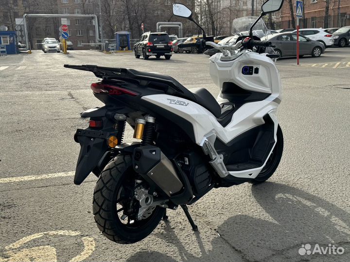 Мотоцикл Sharmax Maxi Scooter 200D Editions