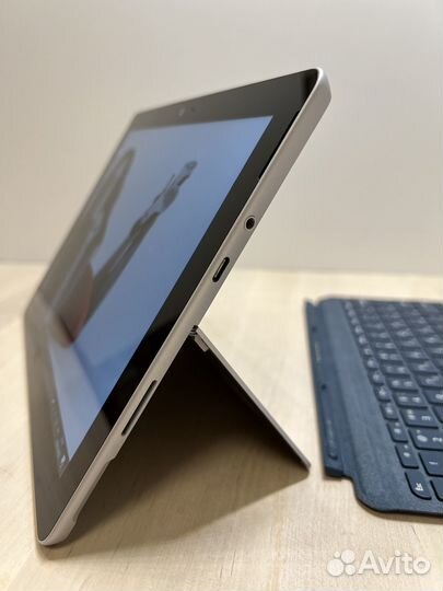 Microsoft Surface Go - 128GB 4415Y 8GB M1824