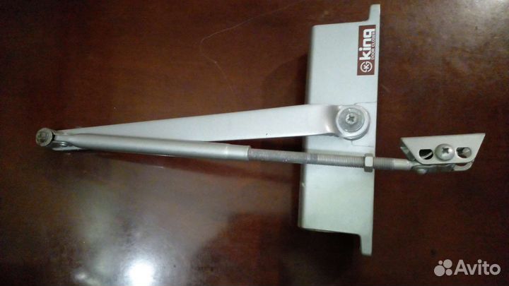 Доводчик дверной