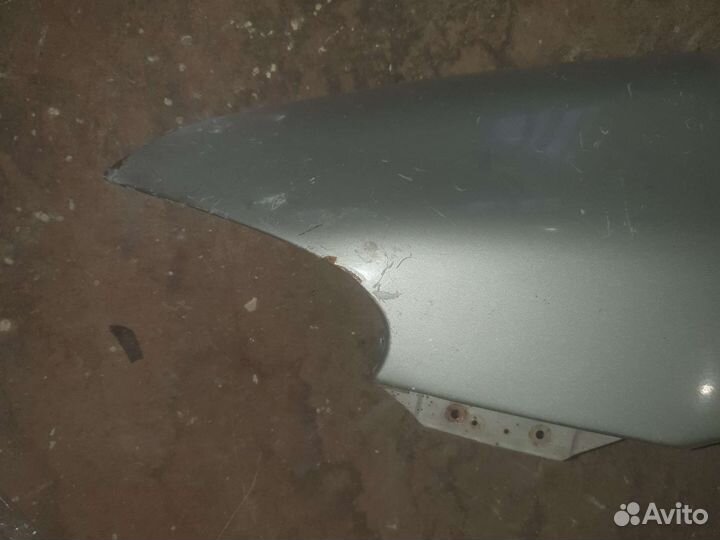Крыло переднее левое Крайслер Вояджер 3