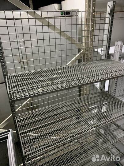Стеллаж торговый пристенный сетчатый 1000х500х1900