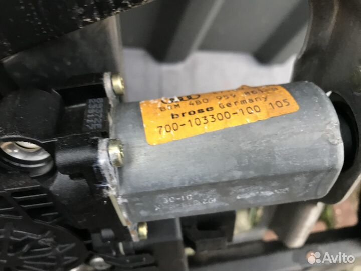 Стеклоподъемник задний левый на Audi A6 C5