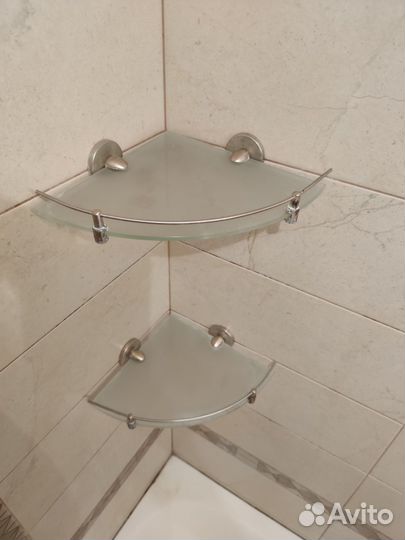 Полка навесная угловая