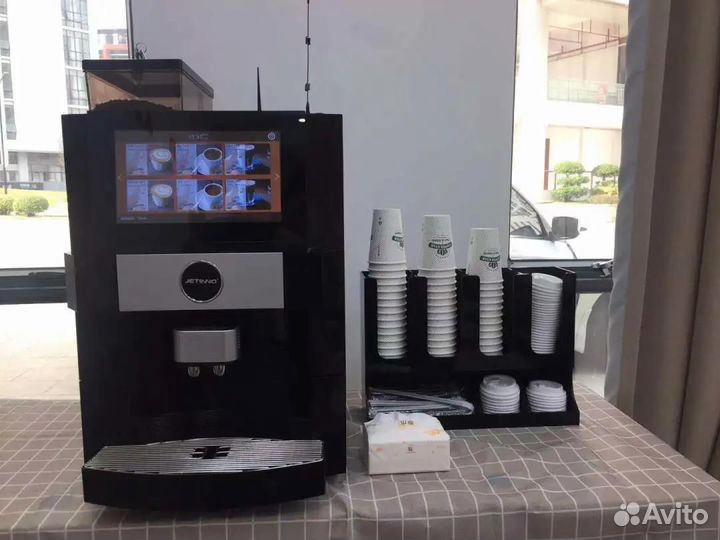 Кофейный автомат для кофейни Jetinno