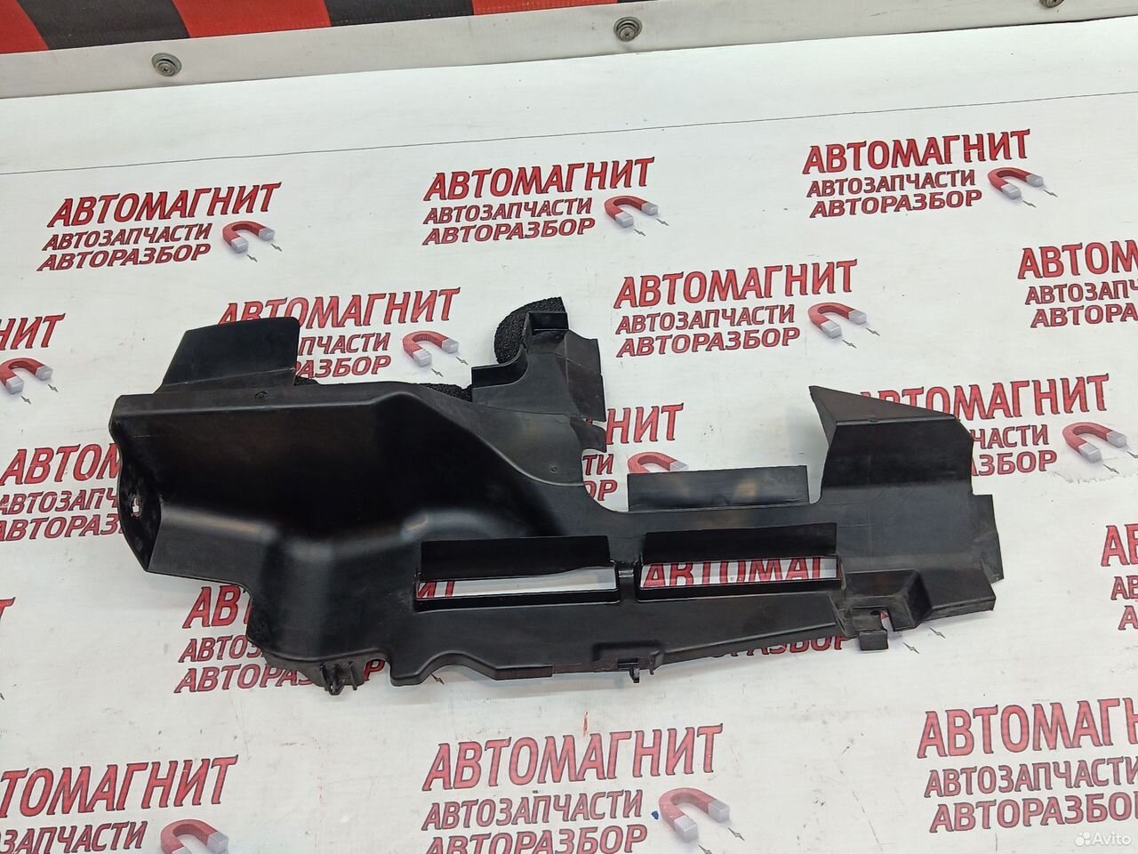 Дефлектор радиатора левый Toyota Rav 4 40