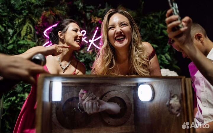 Ведущий на праздник