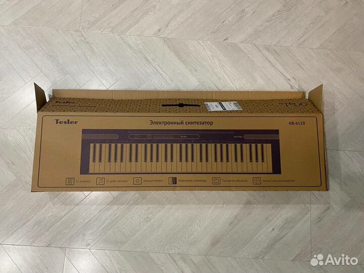 Синтезатор Tesler KB 6120