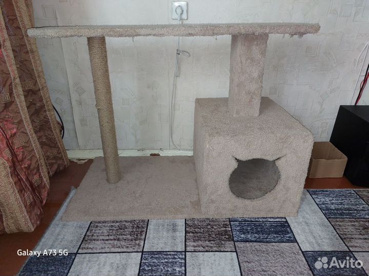 Домик для кошки с когтеточкой бу