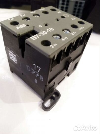 Контактор ABB, Реле контроля напряжения С557.01