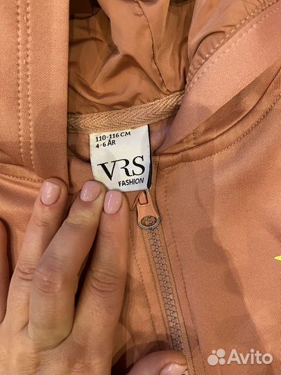 Продается костюм спортивный