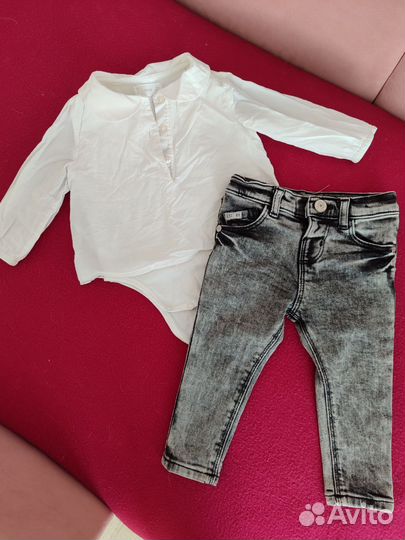 Рубашка-боди и джинсы