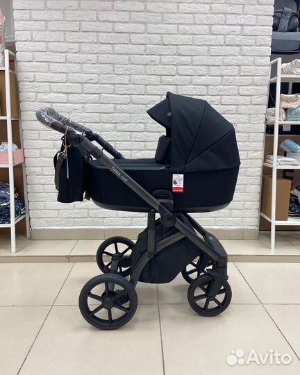 Коляска Roan Bass Next