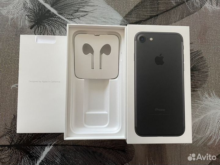 Коробка от iPhone 7