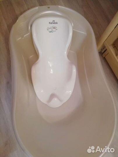 Ванночка для купания с подставкой