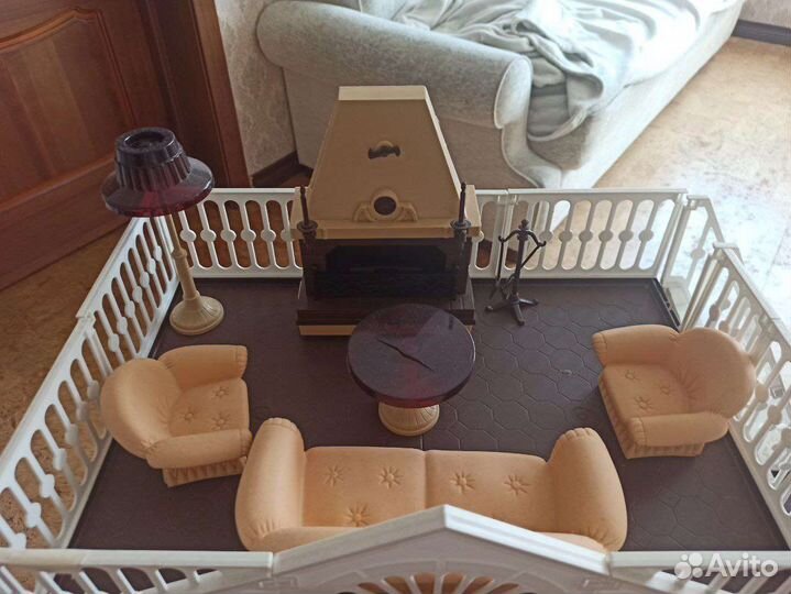Кукольный домик с мебелью