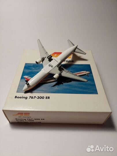 Модель самолета Air Europe B 767-383ER Herpa 1/500
