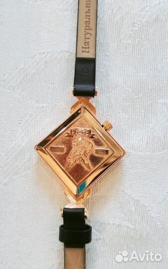 Золотые часы Ника женские