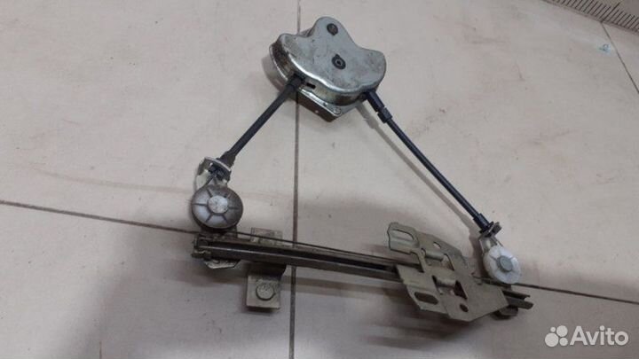 Стеклоподъемник механический задний левый Лада