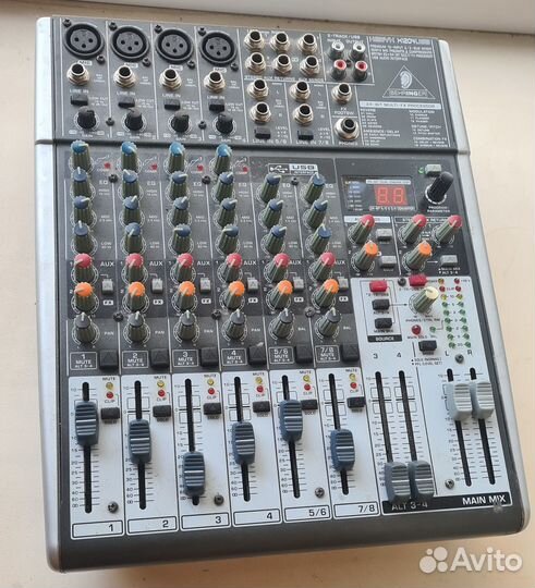 Микшерный пульт Behringer xenyx x1204usb