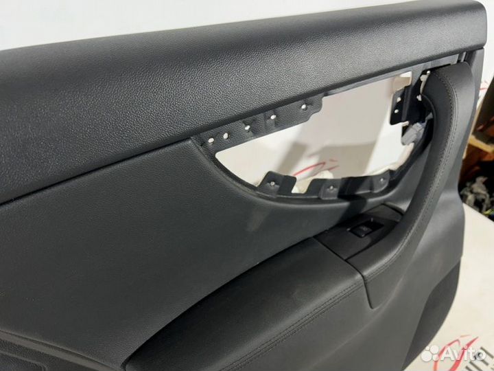 Обшивка двери задняя левая Infiniti Qx70 Fx37 Fx35