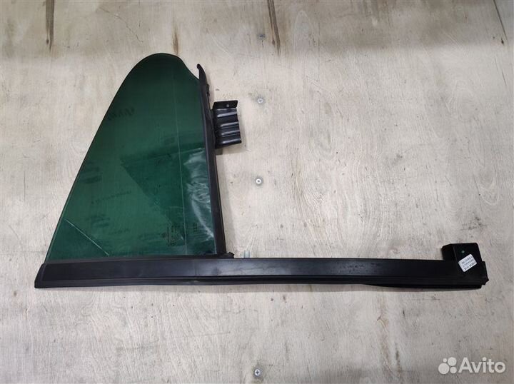 Форточка задняя левая Vw Passat Cc