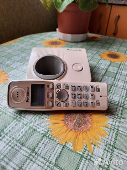 Цифровой радиотелефон Panasonic KX-TG7205RU