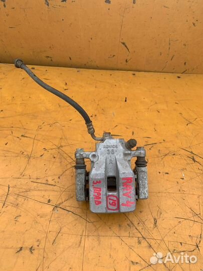 Суппорт задний правый Toyota Rav4 XA40 3zrfe 2014