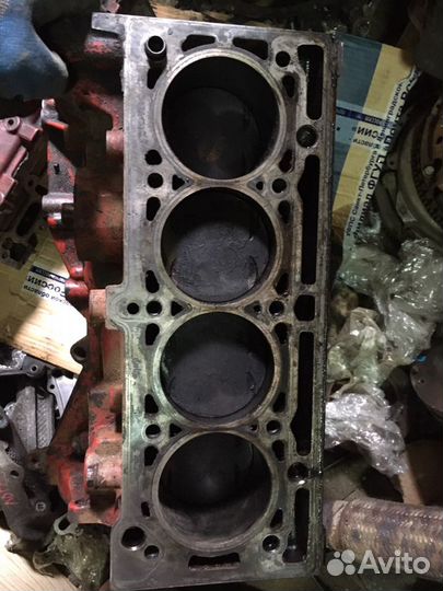 Блок цилиндров Рено K4J(1,4)