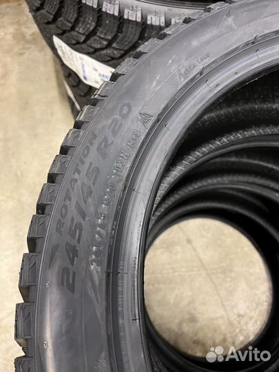 Pirelli Ice Zero 2 245/45 R20