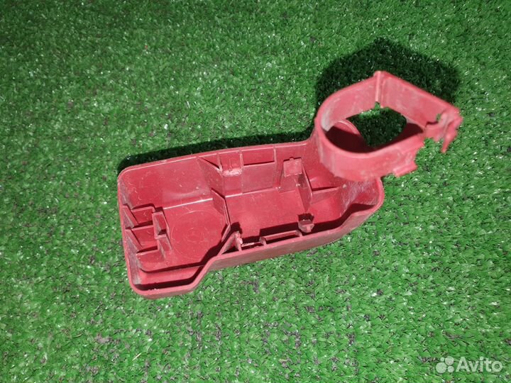 Крышка клеммы акб Toyota Noah 2012