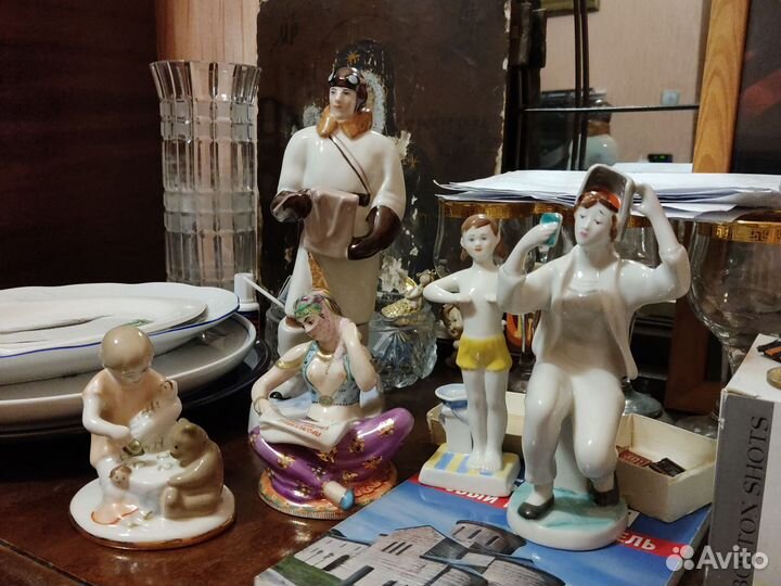 Фарфоровая статуэтка Лётчик лфз СССР