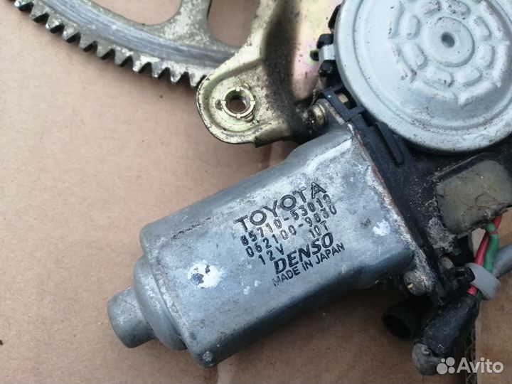 Стеклоподъемник передний левый Lexus IS200 Altezza