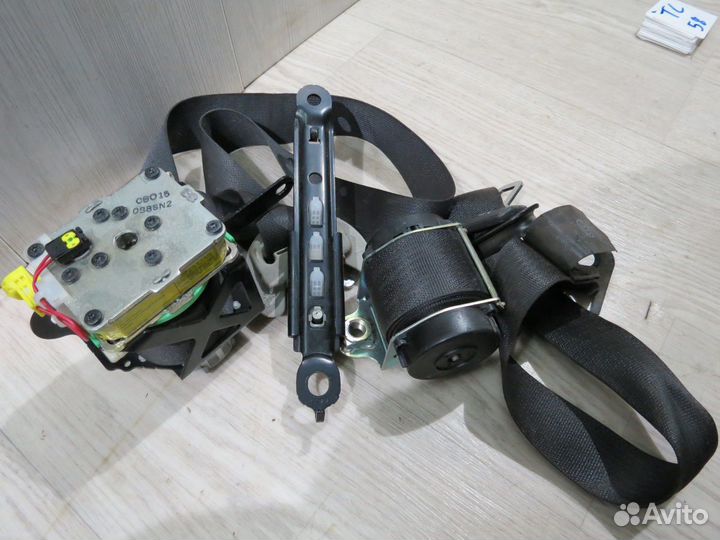 Ремень безопасности передний Toyota Corolla 150