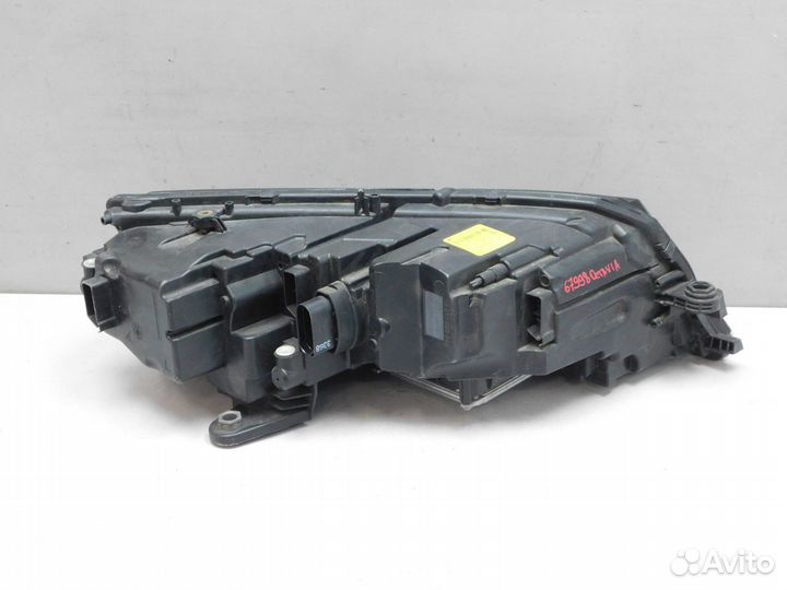 Фара левая Skoda Octavia