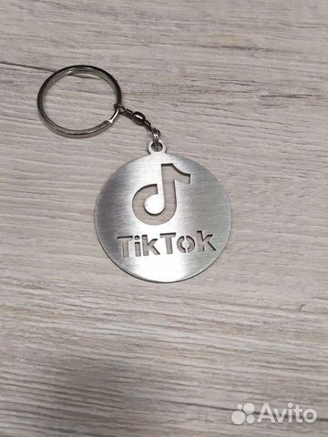 Брелок из нержавеющей стали Tiktok с надписью