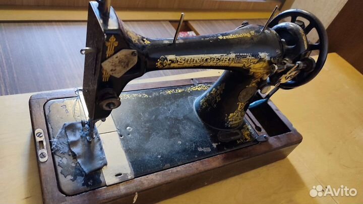 Швейная машинка сингер