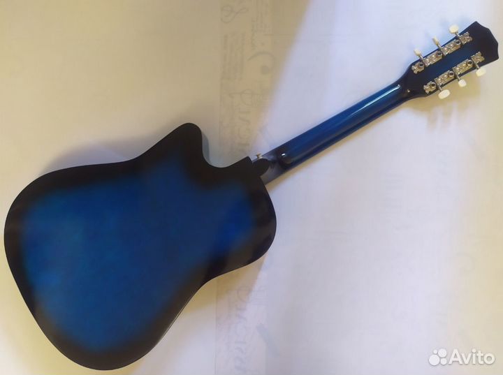 Акустическая гитара