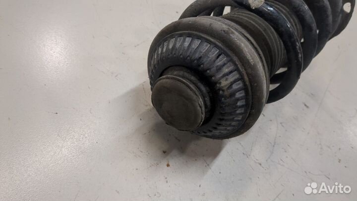 Амортизатор подвески правый передний Opel Zafira B, 2011