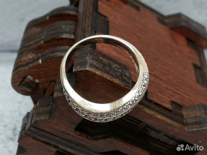 Золотое кольцо 585, массой 3.4 грамма. (Р17.5)