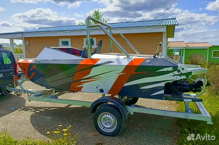 Скоростной катер Джет Бот на водомете