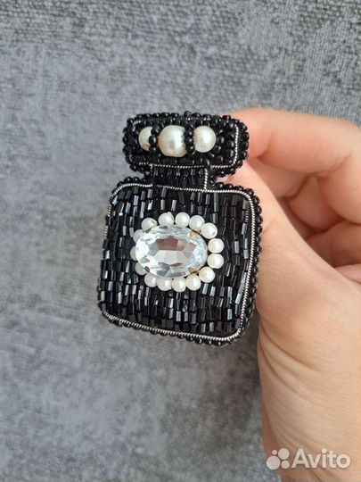 Брошь из бисера