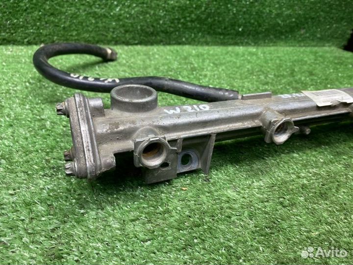 Топливная рампа Mercedes-Benz E W210