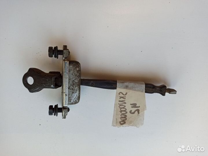 Ограничитель двери зад лев Hyundai Solaris 1 рест