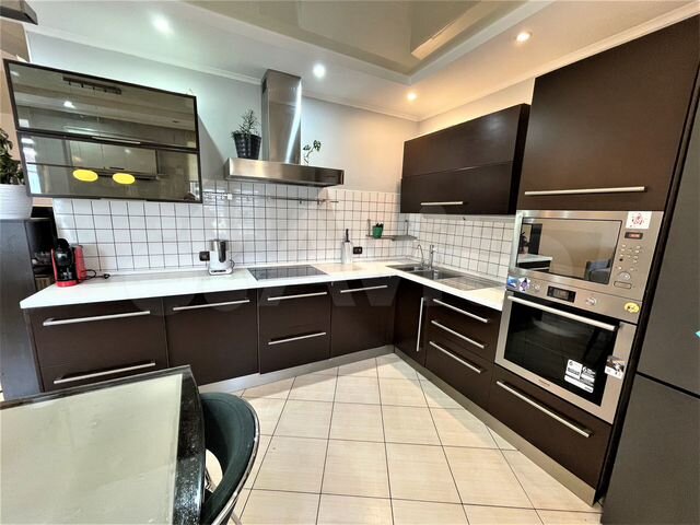 3-к. квартира, 79,4 м², 6/6 эт.